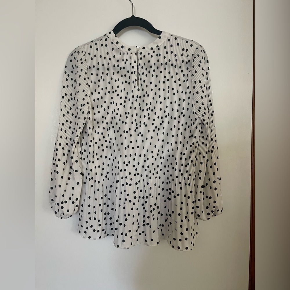Adrianna Papell size small long sleeved white blouse with black dots!